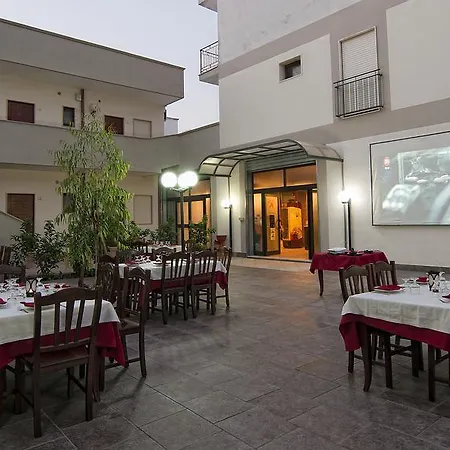 La Tana Del Lupo Hotel